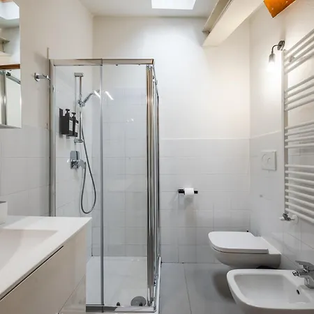 - Spazioso Vicino Metro Apartamento Milão
