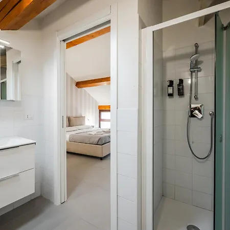 Apartament - Spazioso Vicino Metro Mediolan