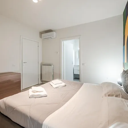- Spazioso Vicino Metro Apartman